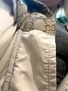 LikaCat online show from 10/10/25, 04:22