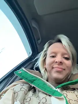 LikaCat online show from 11/01/25, 01:29