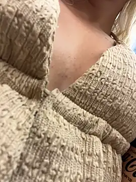 LikaCat online show from 03/31/26, 02:35