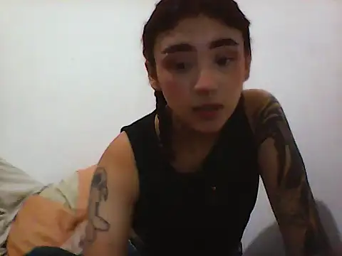 Snapshot of IrisMagiic chatting on 01/15/25, 03:00 IrisMagiic online show from 01/15/25, 03:00