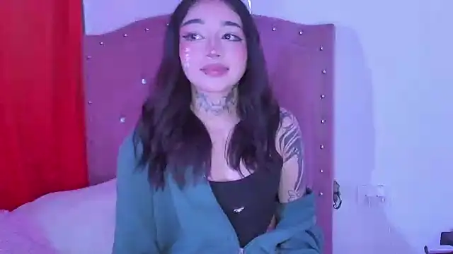 Snapshot of IrisMagiic chatting on 09/20/25, 01:39 IrisMagiic online show from 09/20/25, 01:39