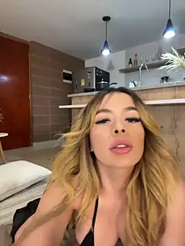 Snapshot of Alison_Diaz17 chatting on 12/12/24, 11:03 Alison Diaz17 online show from 12/12/24, 11:03