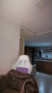 Snapshot of Alison_Diaz17 chatting on 12/18/25, 11:22 Alison Diaz17 online show from 12/18/25, 11:22