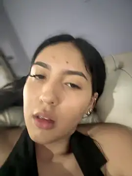 MarianaBenz online show from 02/11/25, 08:42