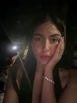 MarianaBenz online show from 02/12/25, 02:45