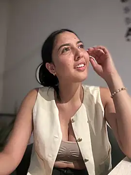 MarianaBenz online show from 02/17/25, 08:26