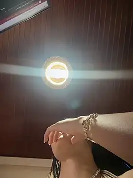 MarianaBenz online show from 12/05/25, 12:41