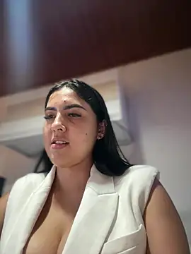 MarianaBenz online show from 01/17/26, 11:52