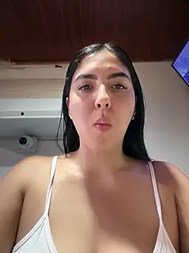 MarianaBenz online show from 02/05/26, 11:53