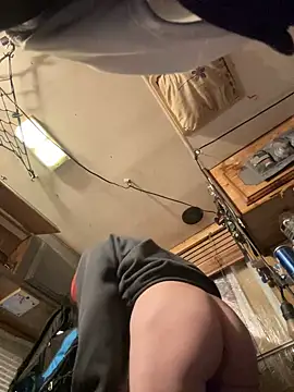 Snapshot of Followthepiper chatting on 01/25/25, 11:43 Followthepiper online show from 01/25/25, 11:43