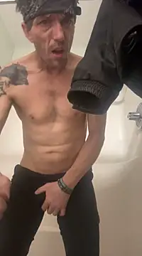 Snapshot of Followthepiper chatting on 01/31/25, 05:10 Followthepiper online show from 01/31/25, 05:10