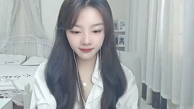 Snapshot of Jenny-Z chatting on 04/21/26, 01:42 Jenny-Z online show from 04/21/26, 01:42