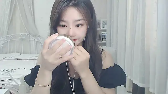 Snapshot of Jenny-Z chatting on 05/03/26, 01:44 Jenny-Z online show from 05/03/26, 01:44