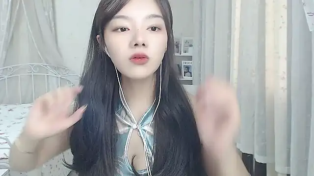 Snapshot of Jenny-Z chatting on 05/28/26, 01:47 Jenny-Z online show from 05/28/26, 01:47