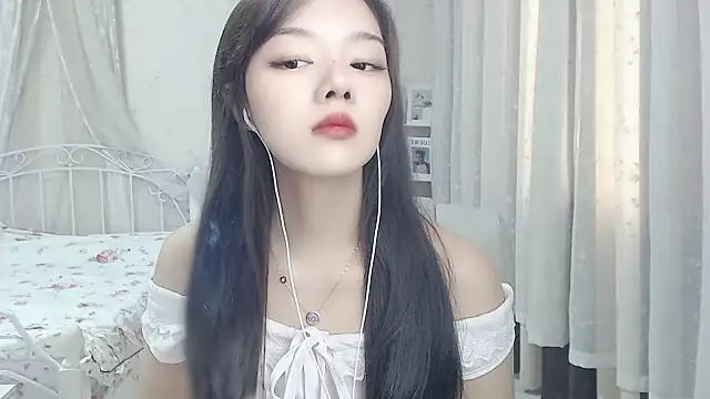 Snapshot of Jenny-Z chatting on 05/30/26, 01:46 Jenny-Z online show from 05/30/26, 01:46