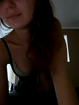 QuitieLia online show from 10/26/25, 09:26