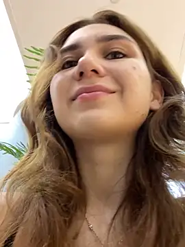 QuitieLia online show from 11/22/25, 09:19