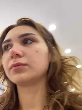 QuitieLia online show from 11/23/25, 08:14