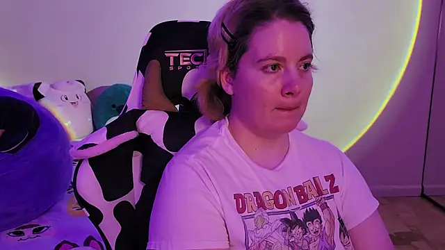 Snapshot of InternetFairy_XO chatting on 12/14/24, 11:01 InternetFairy XO online show from 12/14/24, 11:01