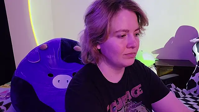 Snapshot of InternetFairy_XO chatting on 01/19/25, 03:10 InternetFairy XO online show from 01/19/25, 03:10