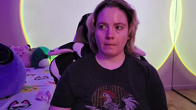 Snapshot of InternetFairy_XO chatting on 02/14/25, 10:17 InternetFairy XO online show from 02/14/25, 10:17