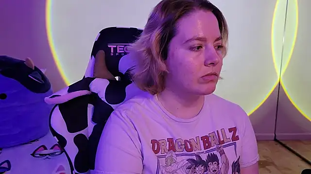 Snapshot of InternetFairy_XO chatting on 02/21/25, 05:46 InternetFairy XO online show from 02/21/25, 05:46