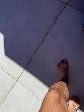 Snapshot of cagoulegrosse chatting on 02/09/25, 02:18 cagoulegrosse online show from 02/09/25, 02:18