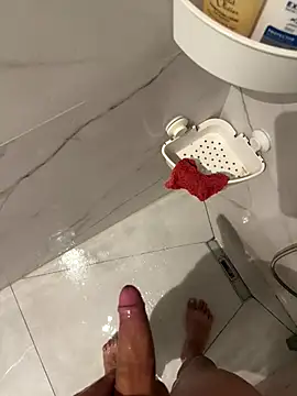 Snapshot of cagoulegrosse chatting on 11/08/25, 09:46 cagoulegrosse online show from 11/08/25, 09:46