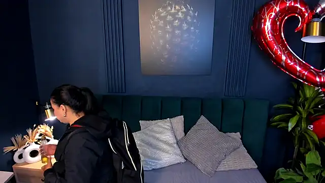 Snapshot of taylor_bennet chatting on 02/18/25, 12:06 taylor bennet online show from 02/18/25, 12:06