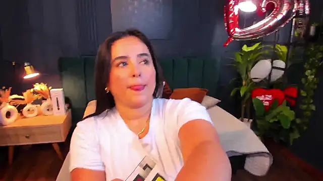 Snapshot of taylor_bennet chatting on 02/21/25, 07:10 taylor bennet online show from 02/21/25, 07:10