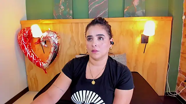 Snapshot of taylor_bennet chatting on 02/23/25, 06:23 taylor bennet online show from 02/23/25, 06:23