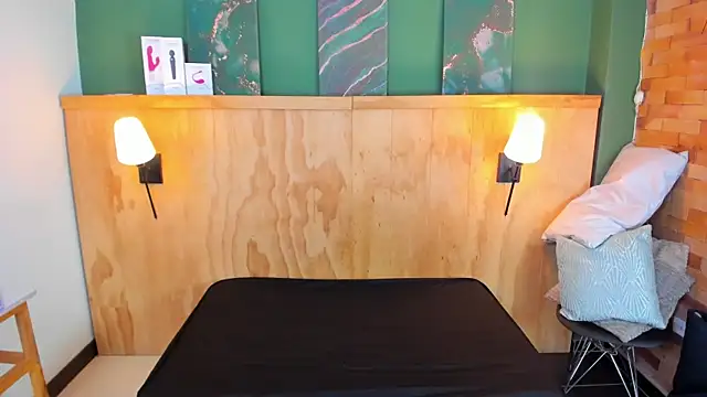 Snapshot of taylor_bennet chatting on 03/18/25, 12:14 taylor bennet online show from 03/18/25, 12:14