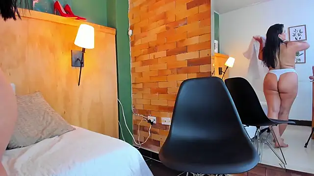 Snapshot of taylor_bennet chatting on 03/18/25, 03:21 taylor bennet online show from 03/18/25, 03:21