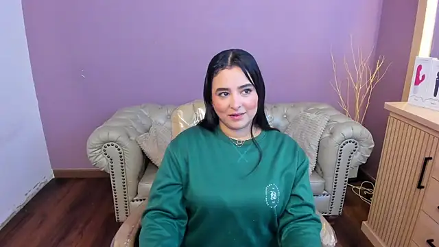 Snapshot of taylor_bennet chatting on 11/27/25, 11:45 taylor bennet online show from 11/27/25, 11:45