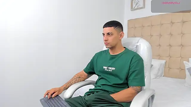 Alex cute77 online show from 01/08/26, 12:51