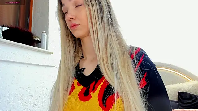 Sassy Teen online show from 04/08/26, 07:52