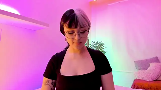 Gloomydoll online show from 11/14/25, 09:24