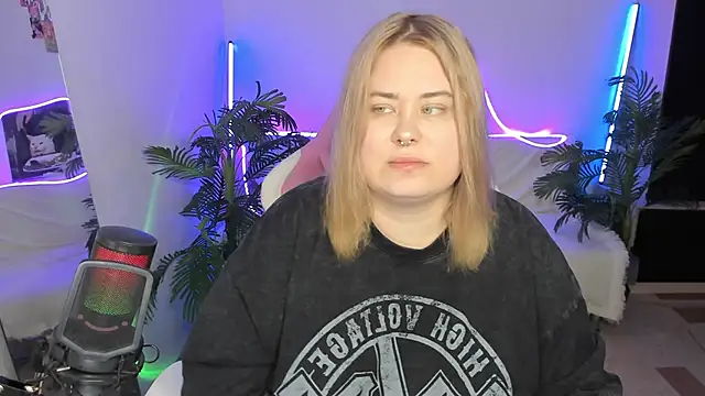 Akemi BBW online show from 03/15/25, 06:32