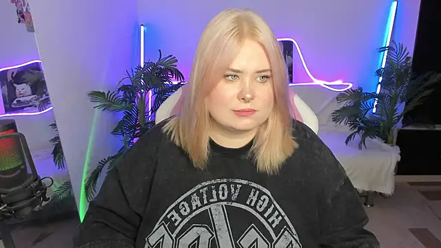 Akemi BBW online show from 03/17/25, 09:34