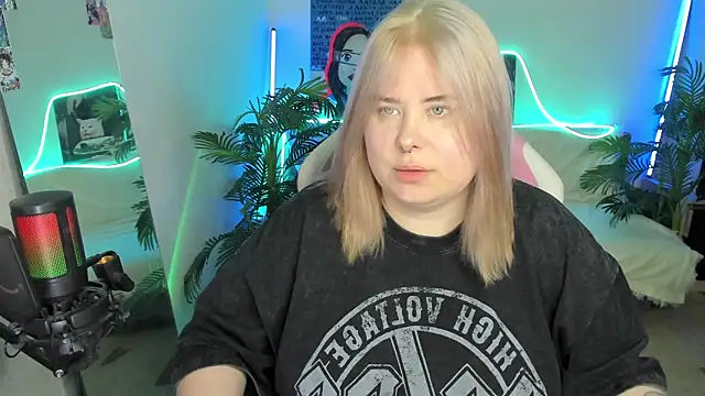 Akemi BBW online show from 03/18/25, 06:48