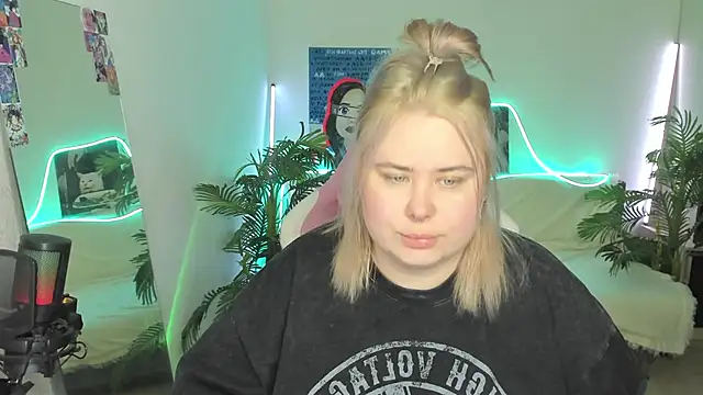 Akemi BBW online show from 03/19/25, 06:44