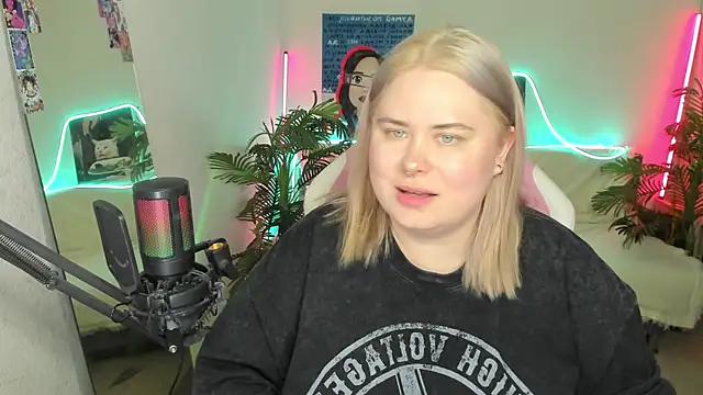 Akemi BBW online show from 03/19/25, 09:48