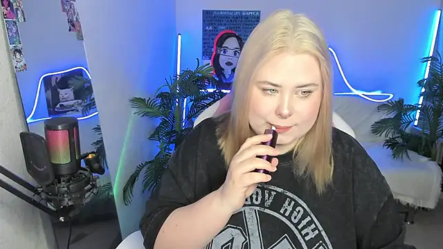 Akemi BBW online show from 03/20/25, 07:46