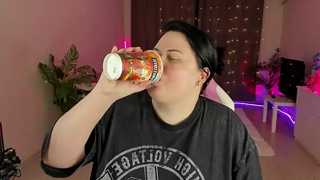 Akemi BBW online show from 09/19/25, 05:46