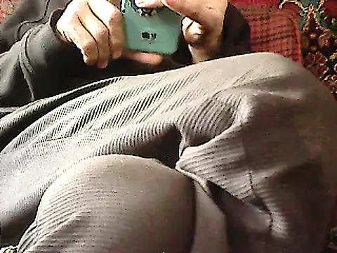 Snapshot of oksana722 chatting on 03/06/25, 02:29 oksana722 online show from 03/06/25, 02:29