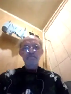 Snapshot of oksana722 chatting on 11/14/25, 05:55 oksana722 online show from 11/14/25, 05:55