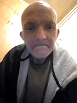 Snapshot of oksana722 chatting on 11/28/25, 12:24 oksana722 online show from 11/28/25, 12:24