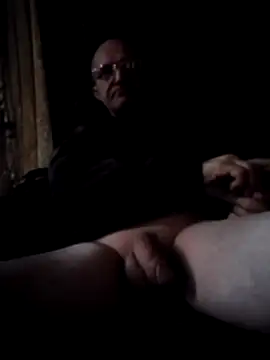 Snapshot of oksana722 chatting on 12/14/25, 11:48 oksana722 online show from 12/14/25, 11:48