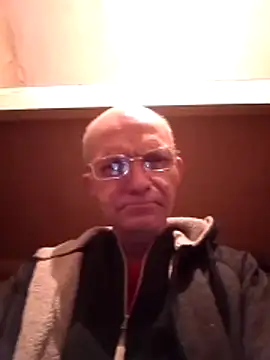 Snapshot of oksana722 chatting on 12/15/25, 12:04 oksana722 online show from 12/15/25, 12:04