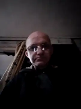 Snapshot of oksana722 chatting on 12/17/25, 09:15 oksana722 online show from 12/17/25, 09:15